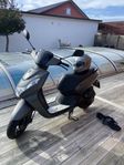 Peugeot Kisbee klass 1 moped 4-takt årsmodell 2023