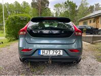 Volvo V40 D3 Momentum, Automat, D-värmare, Drag