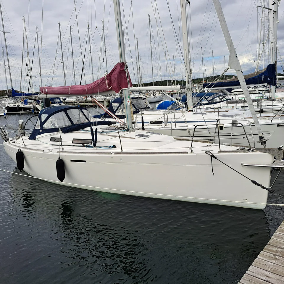 Dufour 34 image