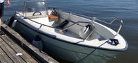 Styrpulpet och 30 hk 2 takt motor