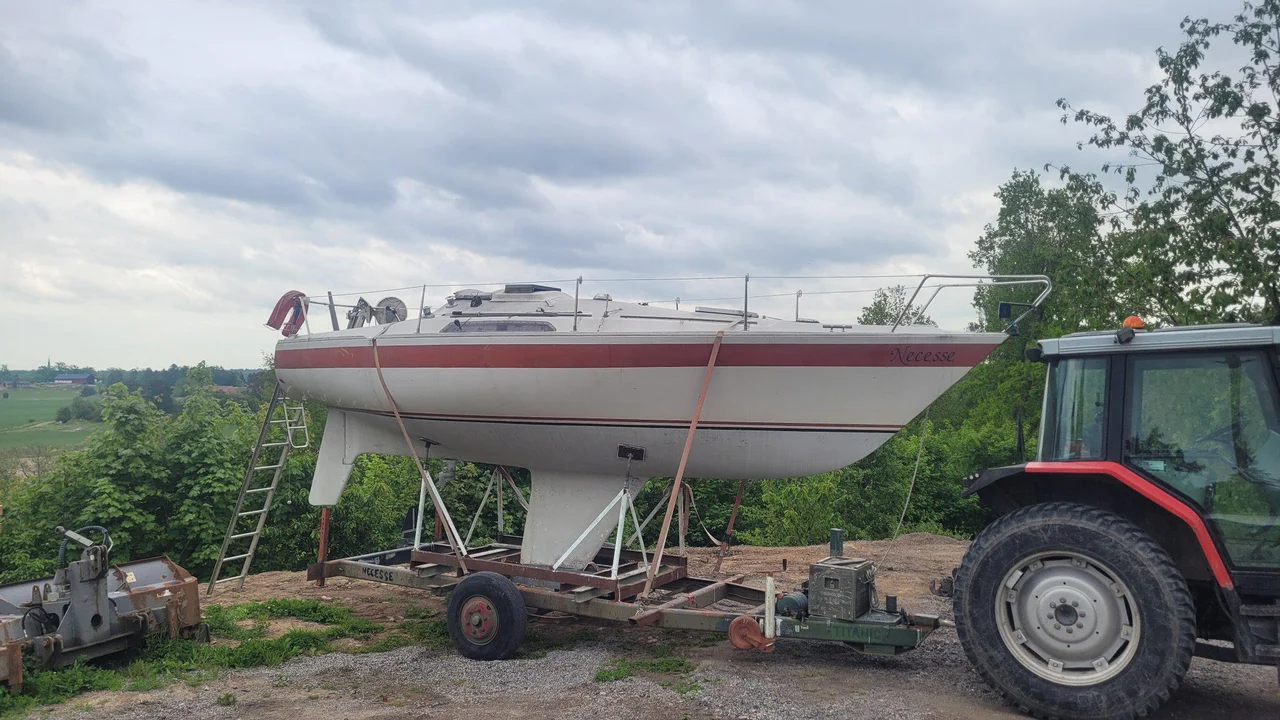 Helmsman 26 med trailer image