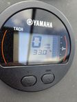Husky R7 -21 Yamaha 200 hk, Black Edition. 33 timmar.