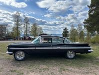 Chevrolet Impala Sedan 5.7 V8