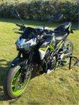 Kawasaki Z900 (2021) - endast 199 mil, nyservad, sänkt