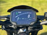 Kawasaki Z900 (2021) - endast 199 mil, nyservad, sänkt