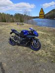 Yamaha R7 