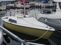 707 Segelbåt