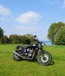 Unik Triumph Bonneville T-100 Black Edition, 595 mil