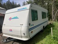 ADRIA UNICA B 502 LH Solceller, förtält, markistält öppet