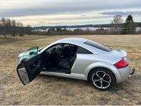 A-traktor Audi TT Quattro