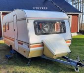 Lättdragen husvagn uthyres