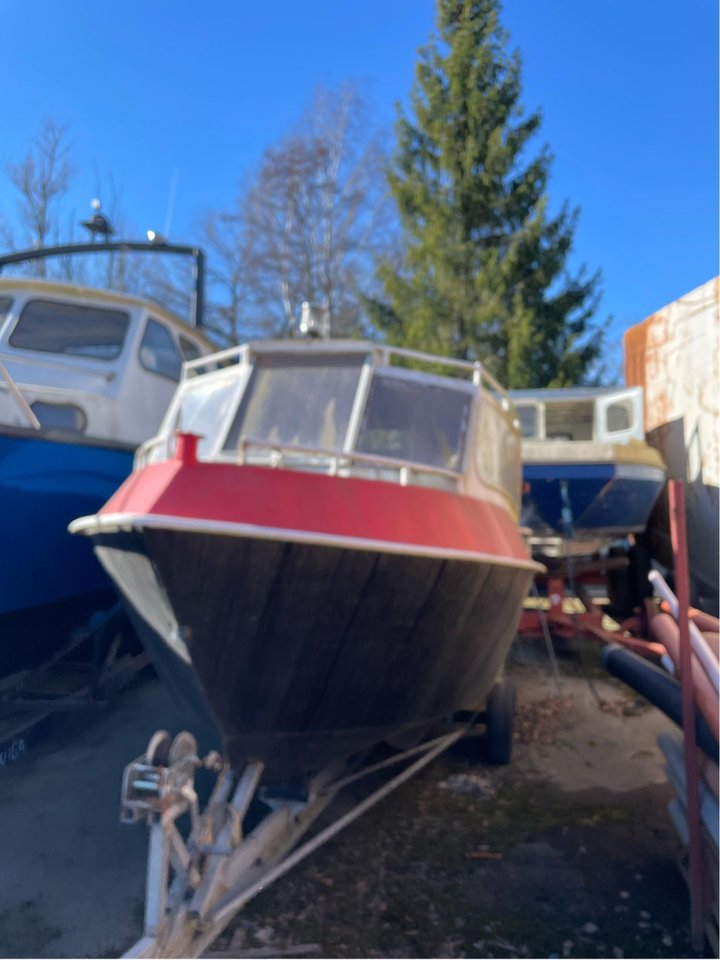 Stålbåt hyttbåt