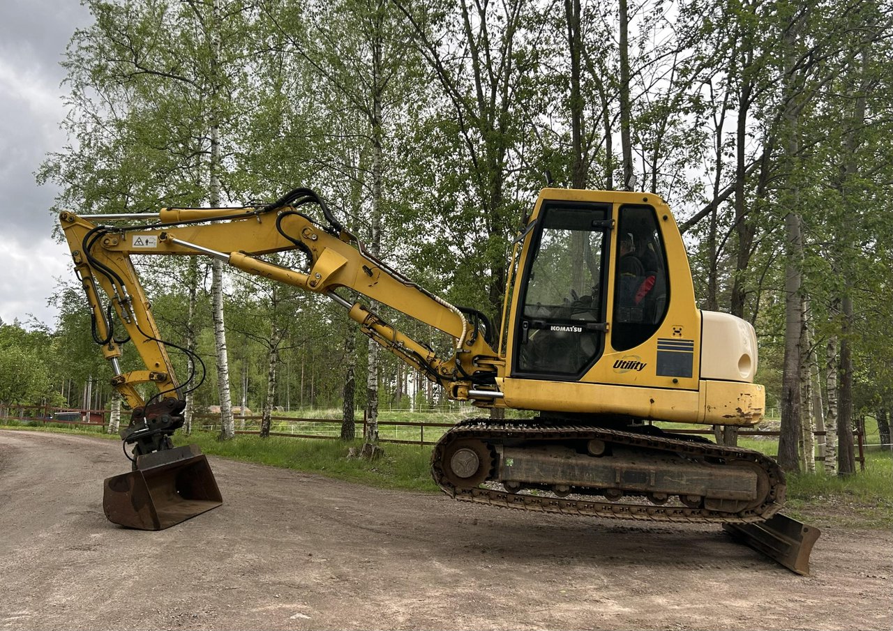 Komatsu PC75 8 ton bandgrävare