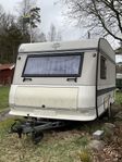 Superfräsch NYBESIKTIGAD Äldre Husvagn