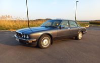 Jaguar XJ12