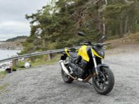 Honda CB750 Hornet nyskick