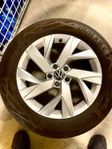 Sommardäck med fälgar 235/55 R18-till Tiguan 