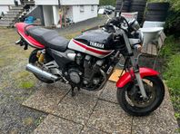 Yamaha XJR1300 defekt ! Billigt 