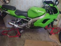 Kawasaki zx9r 1999