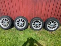 BMW däcken och fälgarna i mycket bra skick