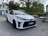 Toyota Yaris GR Circuit Pack OEM+ Nyservad Låg skatt Garanti