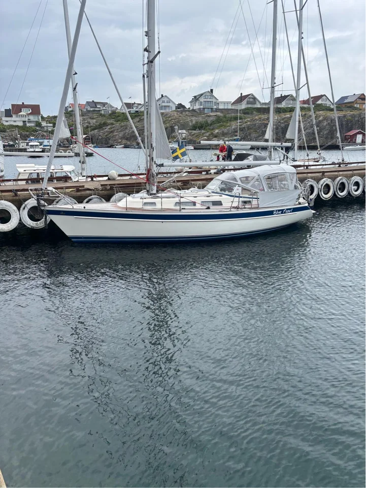 Hallberg rassy 34 image