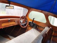 Elektroluxbåt mahogny CG Pettersson 40hk Johnson 