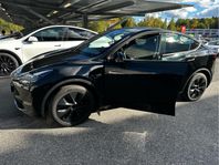 Tesla Model Y Long Range AWD LR lågmilare