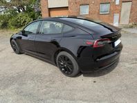 Tesla Model 3 Long Range AWD/Navi/Dragkrok/Pano/Vinterhjul