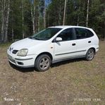 Nissan Almera Tino