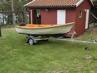 Båt med motor