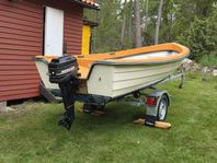Båt med motor