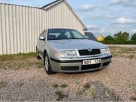 Skoda Octavia Tour 1.6 MPI Låga mil!