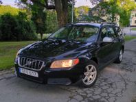 Volvo V70 2.0 Kinetic Nybesiktad / Motorvärmare