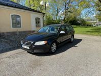 Volvo V70 2.0 Kinetic Nybesiktad / Motorvärmare