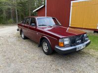 Volvo 240 DL -79