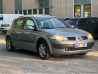 Renault Mégane 5d 1.6 Lågmil Servicebok