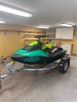 Seadoo spark trixx 2up 2020 endast 33h gångtid.