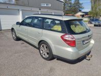 Subaru Outback 2.5 4WD
