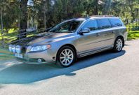 Volvo V70 D5 väl omhändertagen. 