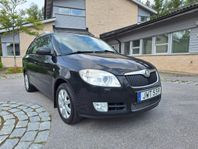 Skoda Fabia Kombi 1.6 Nybesiktigad Motorvärmare Farthållare