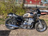 Triumph thunderbird 900
