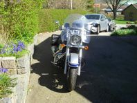 Suzuki C 800 Intruder -08