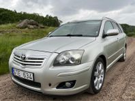 Toyota Avensis Kombi 2.0 D-4 VVT-i Nyservad Nybes