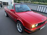 BMW 320 i Convertible , Klarröd 1989 Nostalgi Cabbe .