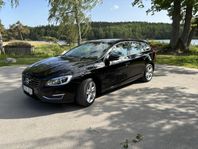 Volvo V60 D5 Plug-in Hybrid AWD Momentum - Endast 9500 mil!