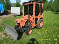 Kubota B7100D