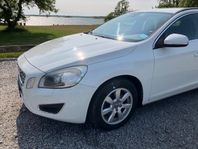Volvo V60 D2 Momentum Euro 5