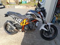 KTM 690 Duke