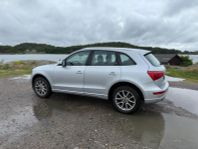 Audi Q5 2.0 TDI DPF quattro Design endast 1 tidigare ägare 